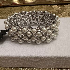 Elegant Silver and Pearl Bracelet